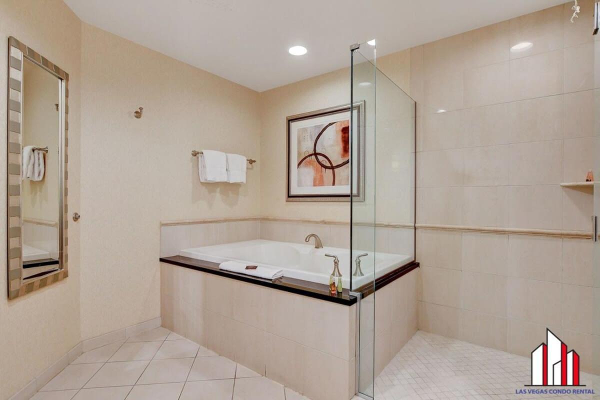 Mgm Signature-15-709 Strip View Jacuzzi Studio ลาสเวกัส ภายนอก รูปภาพ